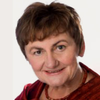 Jutta Harrer stellt ihre Arbeit als Seniorenreferentin vor
